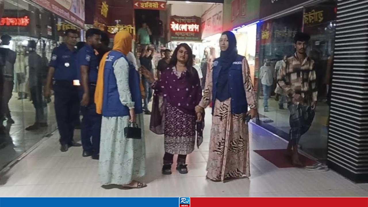 বিএনপি সরকার ও প্রধানমন্ত্রীকে নিয়ে ফেসবুকে নারীর কুরুচিপূর্ণ পোস্ট, অতঃপর...