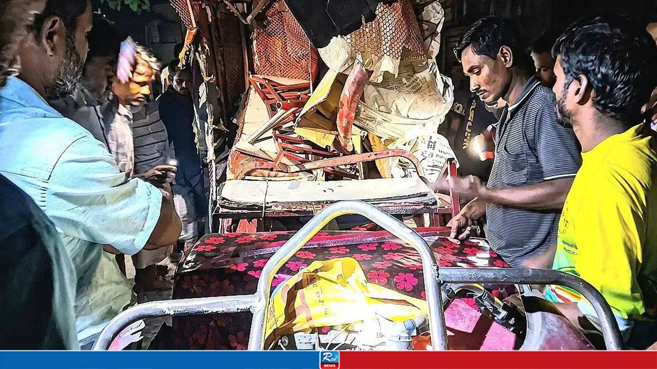 কুড়িগ্রাম-রংপুর মহাসড়কে বাসের ধাক্কায় শিশুর মৃত্যু, গুরুতর আহত ২