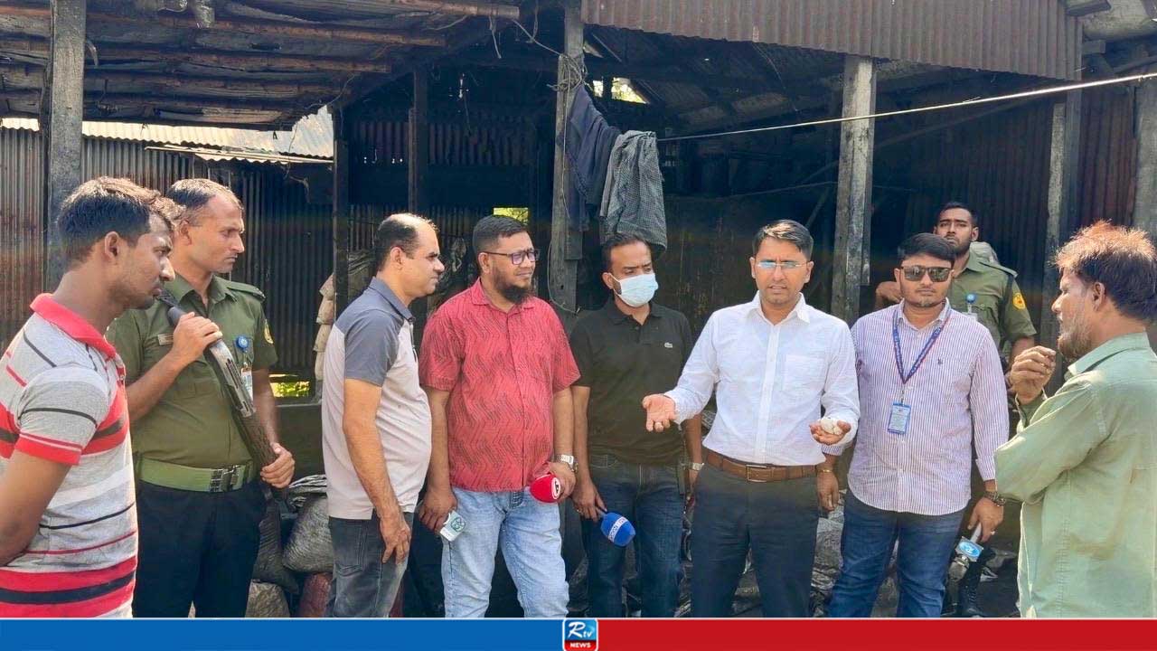 আরটিভিতে সংবাদ প্রকাশ: ধামরাইয়ে অবৈধ কালি কারখানায় অভিযান