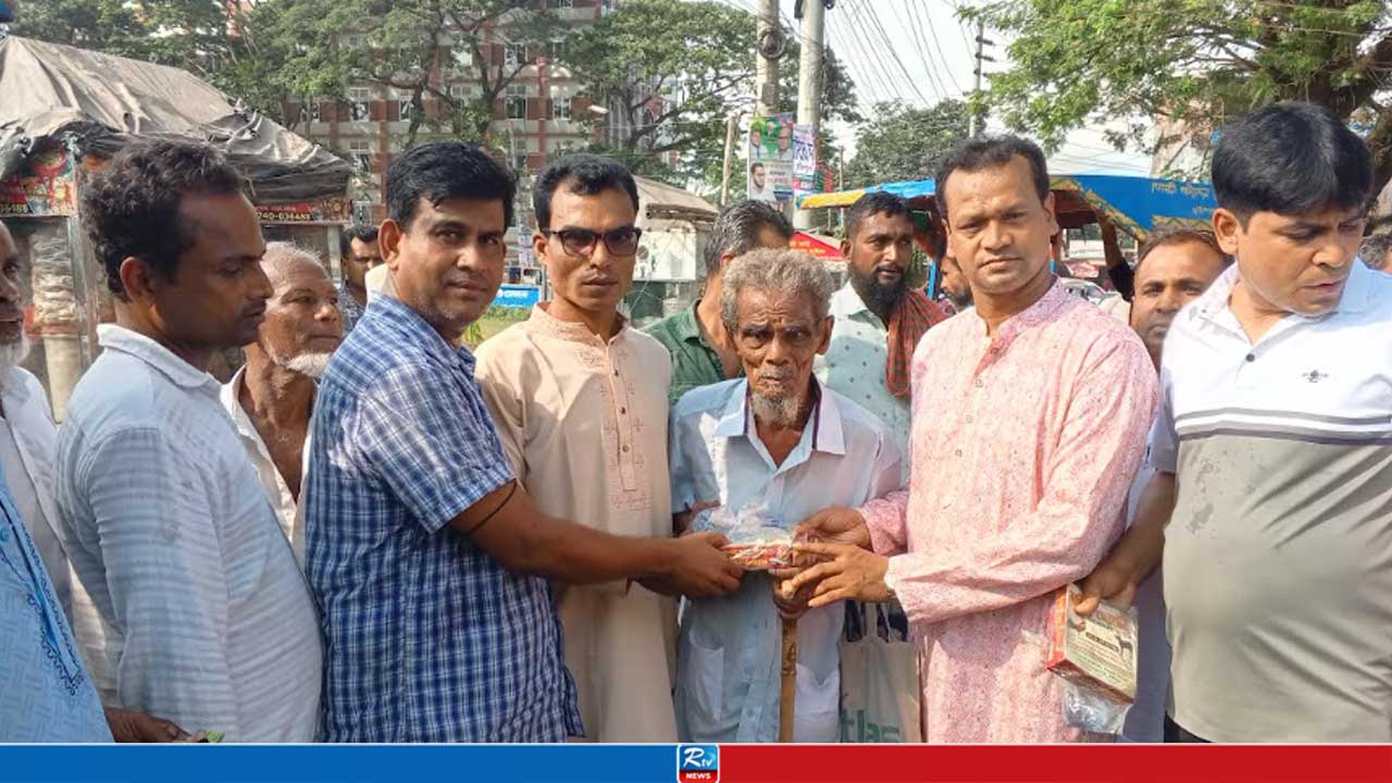 যুবদলের প্রতিষ্ঠাবার্ষিকীতে ৫০০ শ্রমজীবীর মধ্যে খাবার বিতরণ