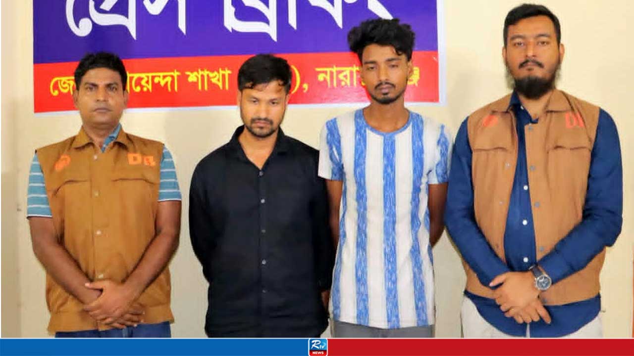 সোনারগাঁয় বাসের সিটে মিলল ২৩ হাজার ইয়াবা, গ্রেপ্তার ৩
