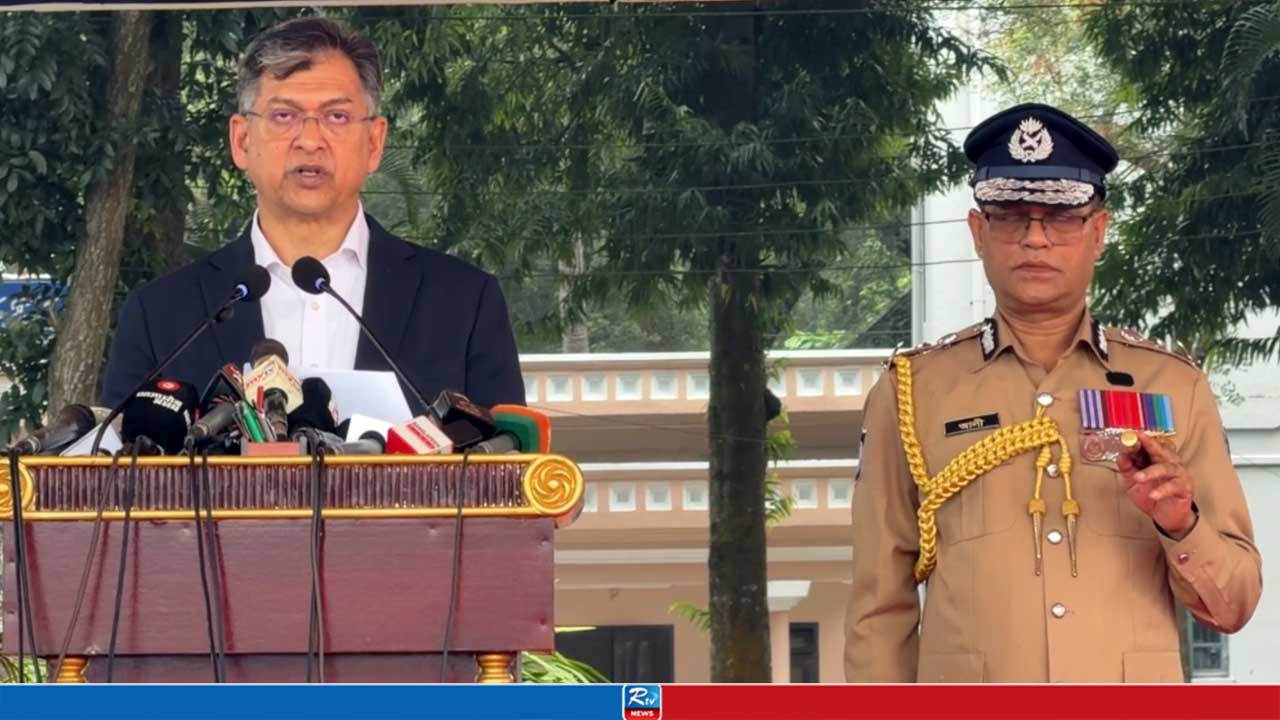 পুলিশকে জনগণের আস্থা অর্জন করে কাজ করার আহ্বান স্বরাষ্ট্রমন্ত্রীর