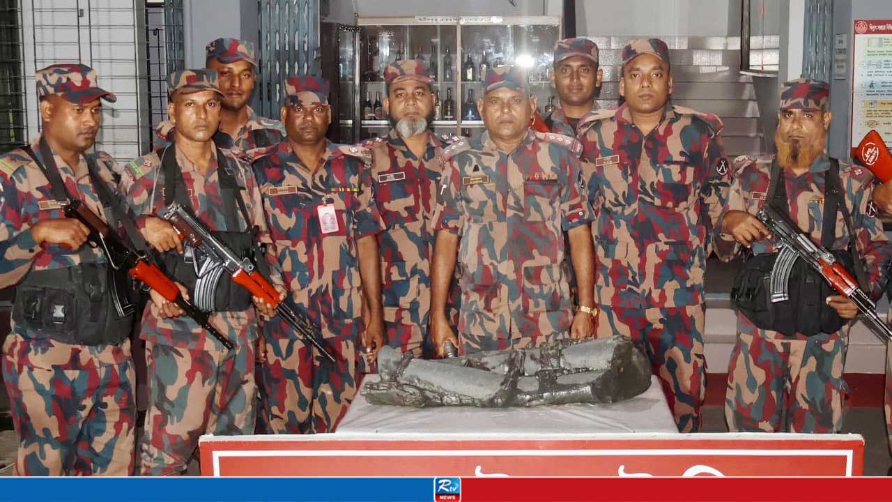 তুলসীগঙ্গা নদী থেকে বহুমূল্য কষ্টিপাথরের মূর্তি উদ্ধার