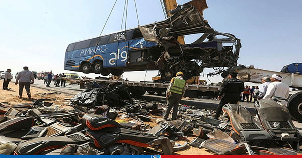 13 Dead and 34 Hurt in Egypt Bus and Truck Crash 13 Dead and 34 Hurt in Egypt Bus and Truck Crash